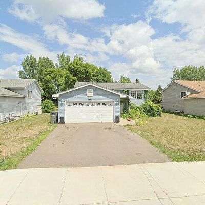 908 Sparrow Rd, Waconia, MN 55387