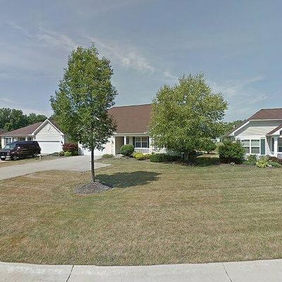 9086 W Windsor Dr, Olmsted Falls, OH 44138