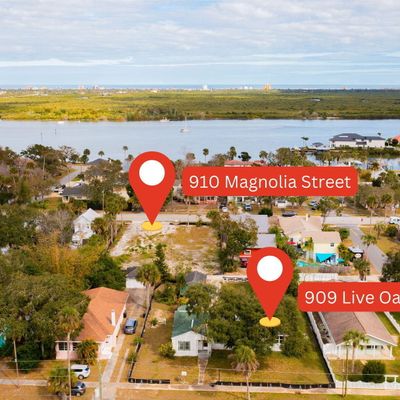 909 Live Oak St, New Smyrna Beach, FL 32168