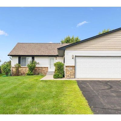 909 W Ridge Ct, New Richmond, WI 54017