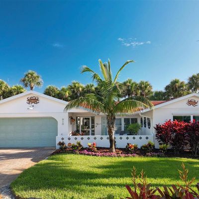 910 Locust St, New Smyrna Beach, FL 32169