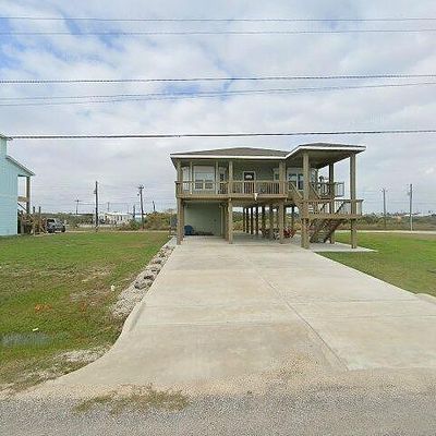 910 W Commerce St, Port O Connor, TX 77982