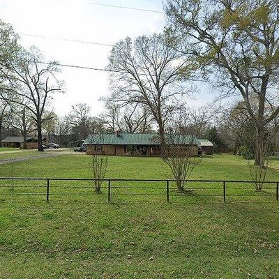 911 Bristol Rd, Palestine, TX 75803