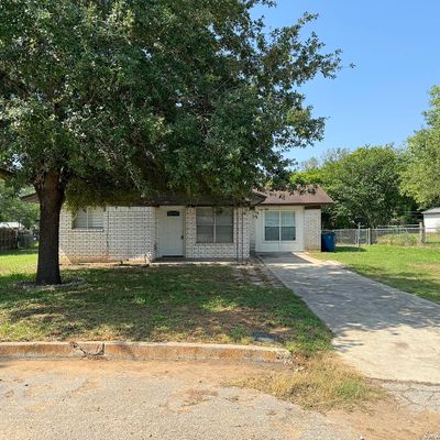 911 Anna Dr, Pleasanton, TX 78064