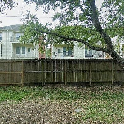 911 E Heights Hollow Ln, Houston, TX 77007