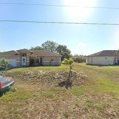 912 Apple Ave, Lehigh Acres, FL 33971