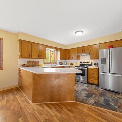 912 Summerfield Dr, Northfield, MN 55057