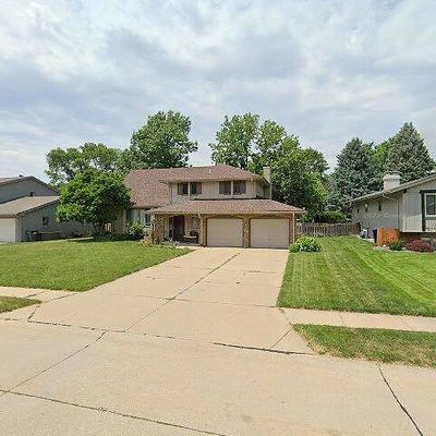 912 W Perry St, Papillion, NE 68046