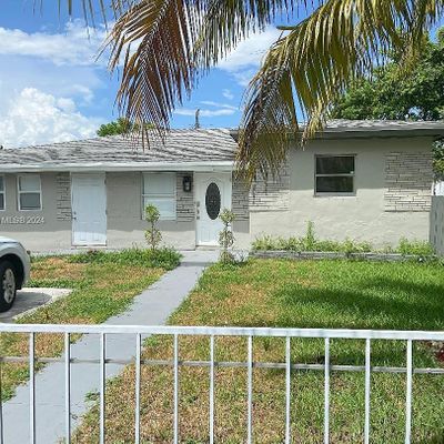 913 Foster Rd, Hallandale Beach, FL 33009