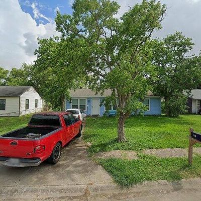 914 W 11 Th St, Freeport, TX 77541