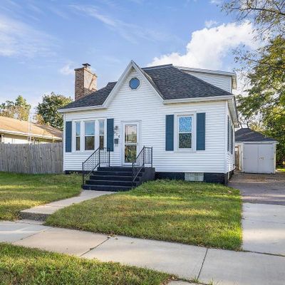 914 W Carroll St, Portage, WI 53901