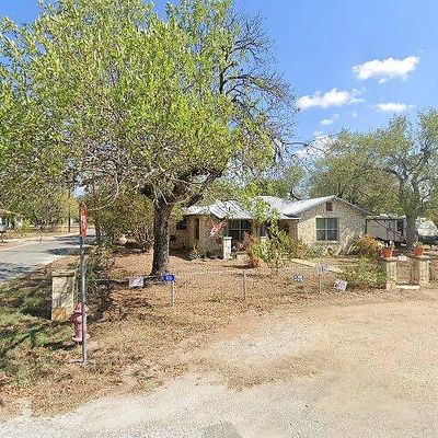 915 6 Th St, Blanco, TX 78606