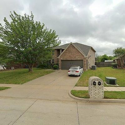 915 Hidden Lake Dr, Burleson, TX 76028