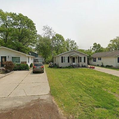 915 Gill St, Oxford, MI 48371