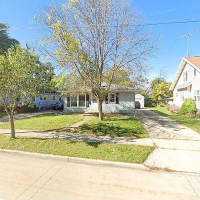 915 N Sawyer St, Oshkosh, WI 54902