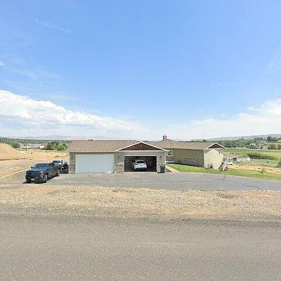 915 S 101 St Ave, Yakima, WA 98908