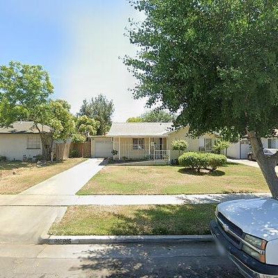 915 W Fountain Way, Fresno, CA 93705