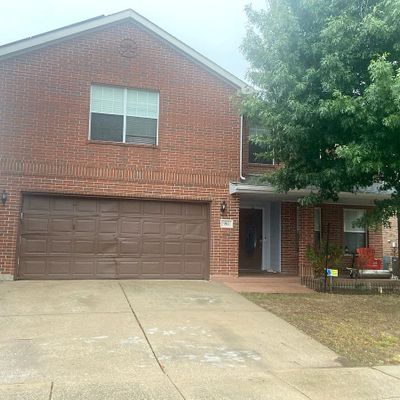 916 Canary Dr, Fort Worth, TX 76131