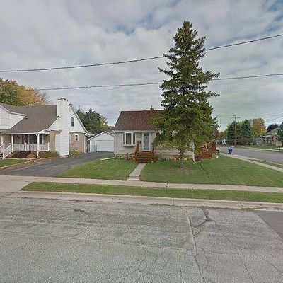 916 Jefferson St, Menasha, WI 54952