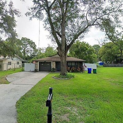 916 N New Hampshire Ave, Tavares, FL 32778