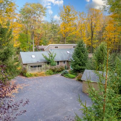 916 Sir Lionel Court, Pocono Lake, PA 18347