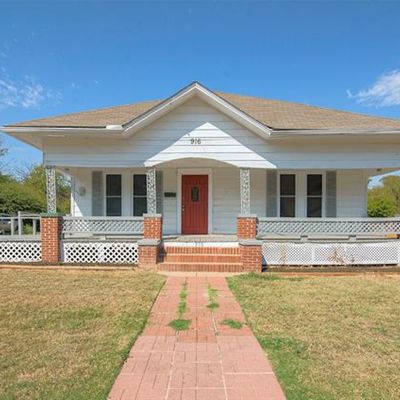 916 W Main St, Honey Grove, TX 75446