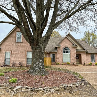 9192 Plantation Lakes Dr, Olive Branch, MS 38654