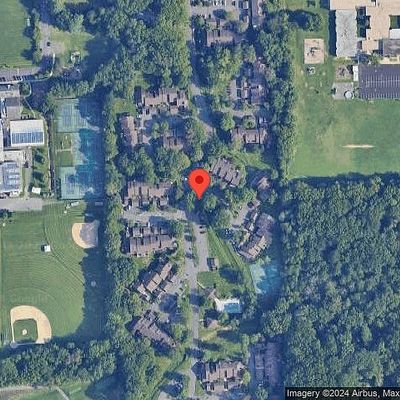 92 Heather Ct, Edison, NJ 08820