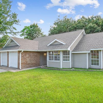 92 Hunter Dr, Ocean Springs, MS 39564