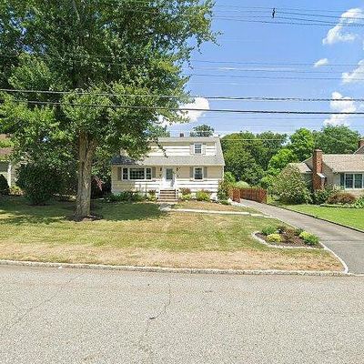 92 Overlook Ave, East Hanover, NJ 07936