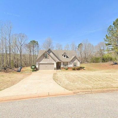 92 Richmond Dr, Lagrange, GA 30240