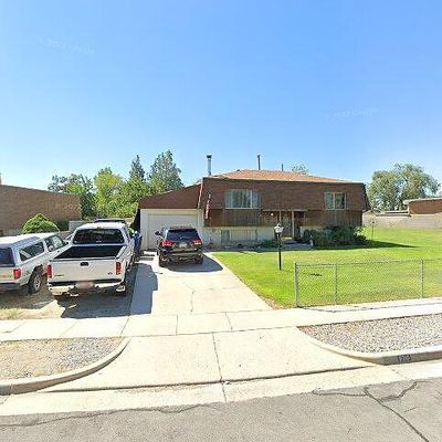 920 E Violet Dr, Sandy, UT 84094