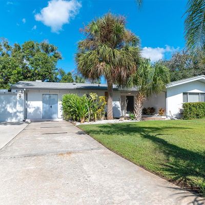 920 Spruce Dr, Belleair Beach, FL 33786