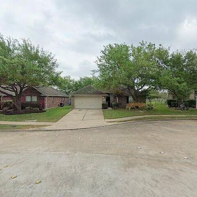 8806 Gas Light Village Dr, Houston, TX 77095