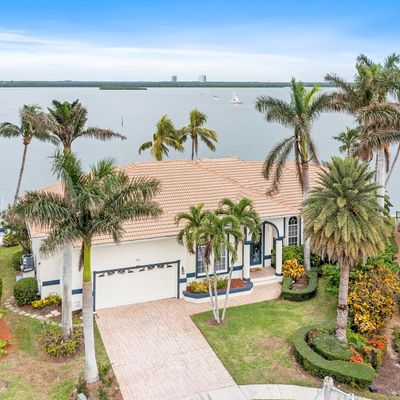 882 Magnolia Ct, Marco Island, FL 34145