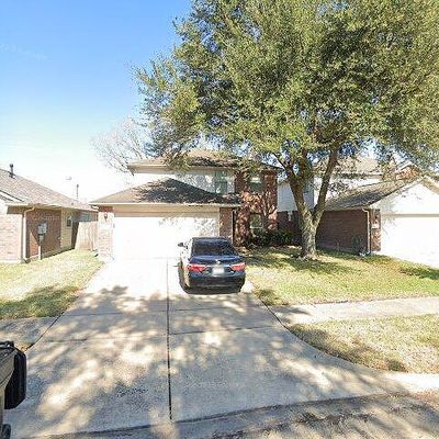 8826 Pecan Place Dr, Houston, TX 77071