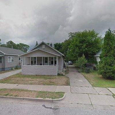 883 E Dale Ave, Muskegon, MI 49442