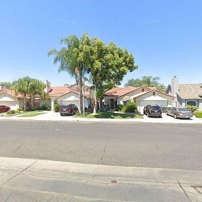 884 Garland Ave, Clovis, CA 93612