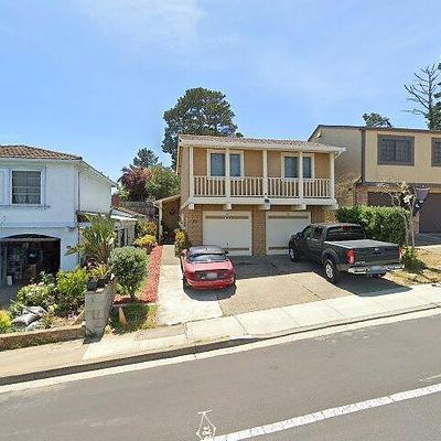 884 Gellert Blvd, Daly City, CA 94015