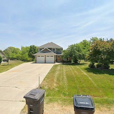 8841 Bluebird Ln, Waterford, WI 53185