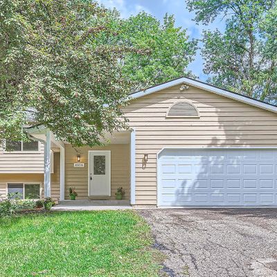 8858 212 Th St N, Forest Lake, MN 55025