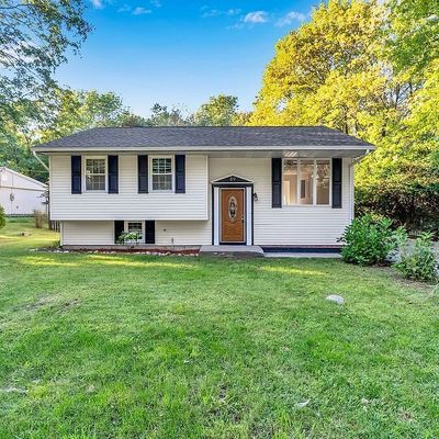 89 Forsyth Rd, Oakdale, CT 06370