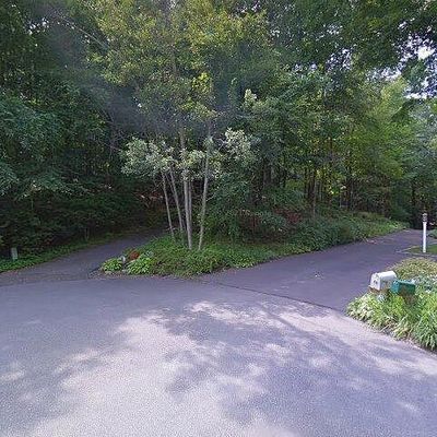 89 Saunders Ln, Ridgefield, CT 06877