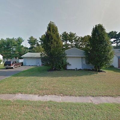 89 Triangle Ln, Willingboro, NJ 08046