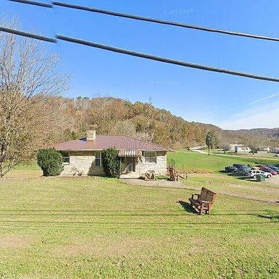 8906 Sissonville Dr, Charleston, WV 25320