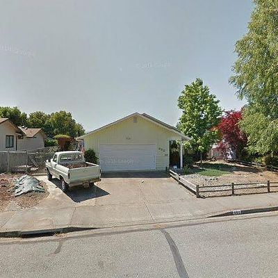 892 Mesman Dr, Grants Pass, OR 97527