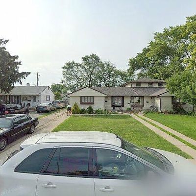 8939 S Main St, Hometown, IL 60456