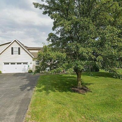 8991 Kline Dr, Greencastle, PA 17225