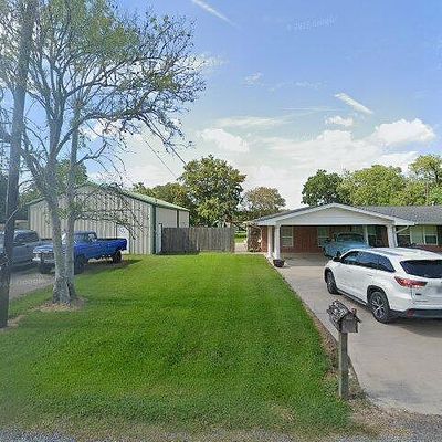 8994 Central Dr, Beaumont, TX 77705