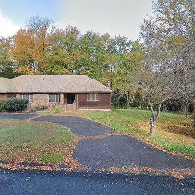 9 Alice Dr, Burlington, CT 06013